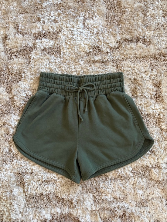 Abercrombie & Fitch Pants - NWT Abercrombie & Fitch Olive Green Elastic Waist Athletic Shorts Size XS